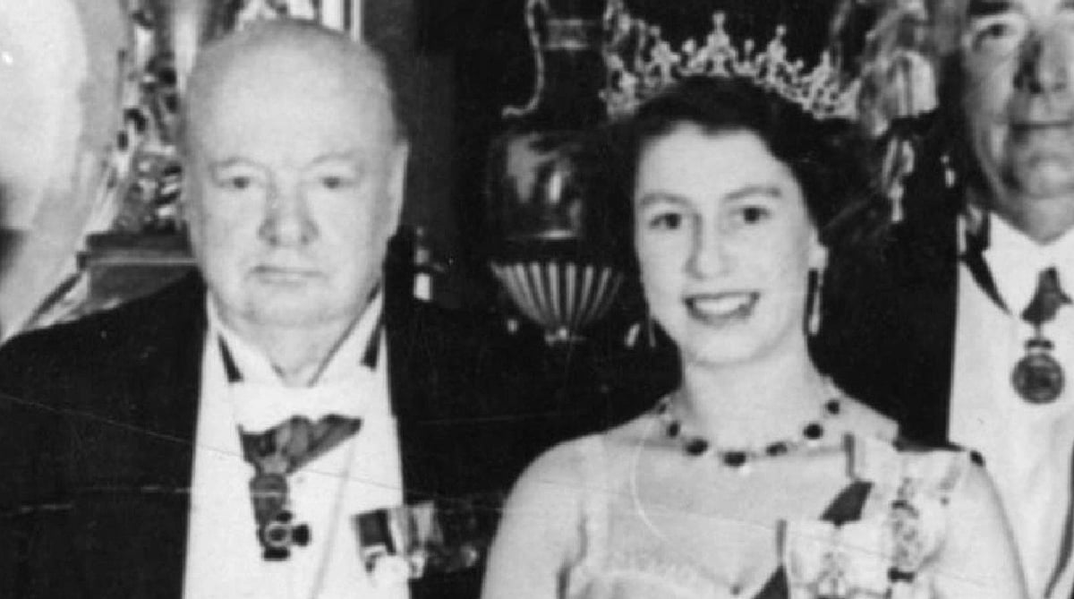 <div class="paragraphs"><p>Queen Elizabeth with Winston Churchill.</p></div>