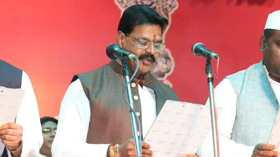 <div class="paragraphs"><p>Kartik Kumar.</p></div>