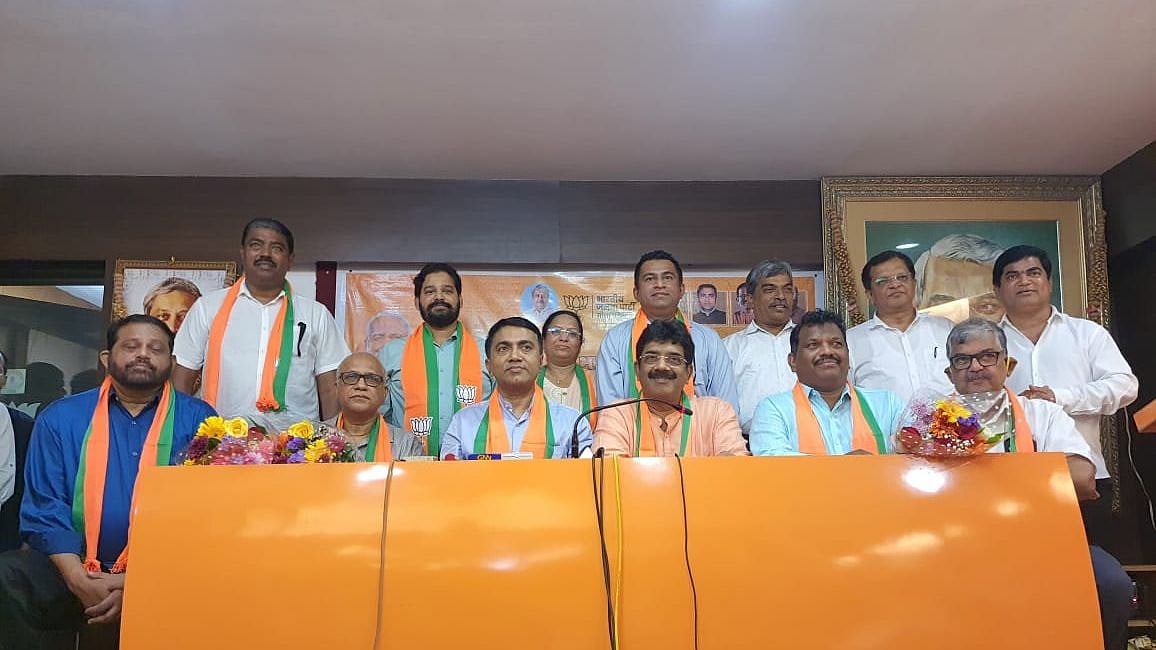 <div class="paragraphs"><p>The other Congress MLAs, who switched over to the saffron party, include Delilah Lobo, Rajesh Phaldesai, Kedar Naik, Sankalp Amonkar, Aleixo Sequeira and Rudolf Fernandes.</p></div>