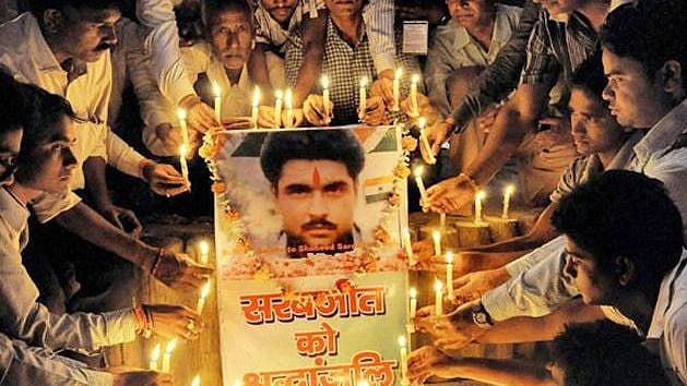 <div class="paragraphs"><p>Sarabjit Singh passed away on 2 May, 2013.</p></div>