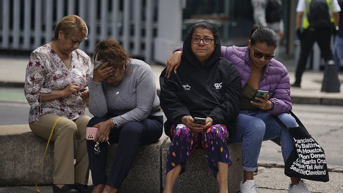 <div class="paragraphs"><p>People gather outside after a magnitude 7.6 earthquake was felt in Mexico City on 19 September. </p></div>