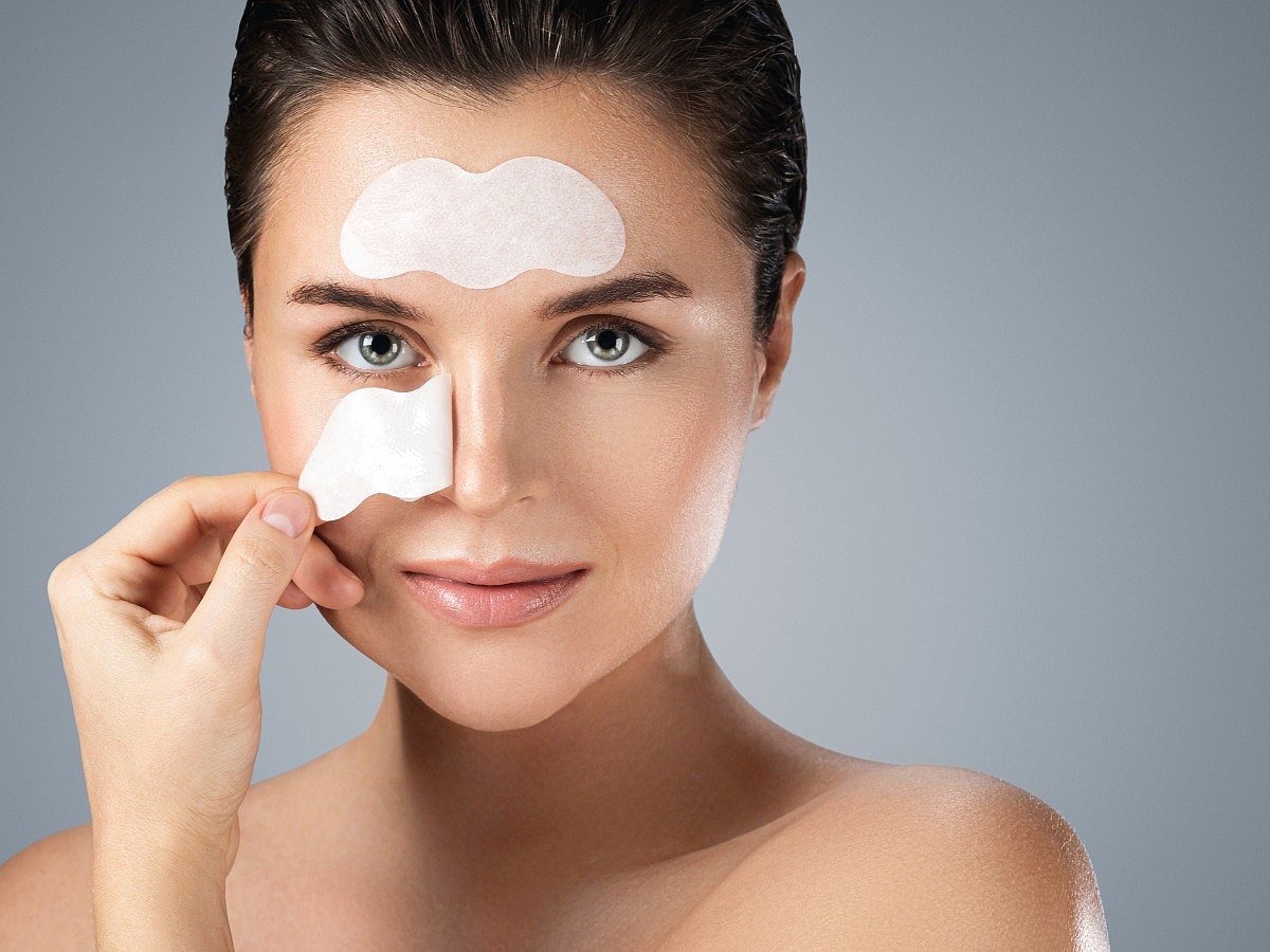 <div class="paragraphs"><p>Remove blackheads at home with the help of these DIY masks&nbsp;</p></div>