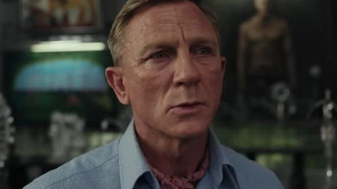 <div class="paragraphs"><p>'Glass Onion' Teaser: Daniel Craig is Back With Knives Out 2</p></div>