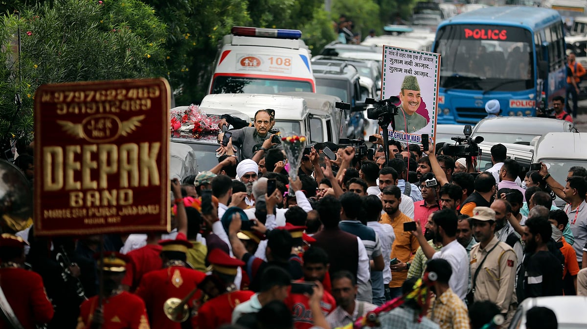 <div class="paragraphs"><p>Jammu: Former Chief Minister Ghulam Nabi Azad being welcomed by supporters on his arrival at the Jammu airport, Sunday, Sept. 4, 2022. Azad is to address a rally in Jammu. </p></div>