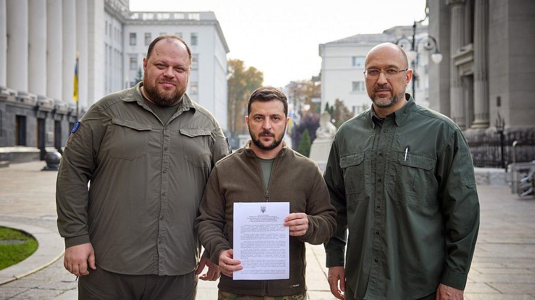 <div class="paragraphs"><p>Ukrainian President Vlodomyr Zelenskyy announced that Ukraine was formally applying for a fast track membership of the NATO.</p></div>