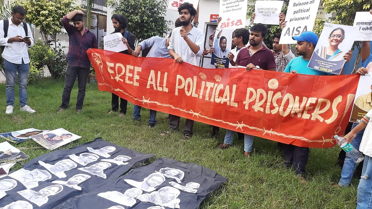 <div class="paragraphs"><p>Students showing solidarity with GN Saibaba on Saturday, 15 October. Image used for representational purposes.</p></div>