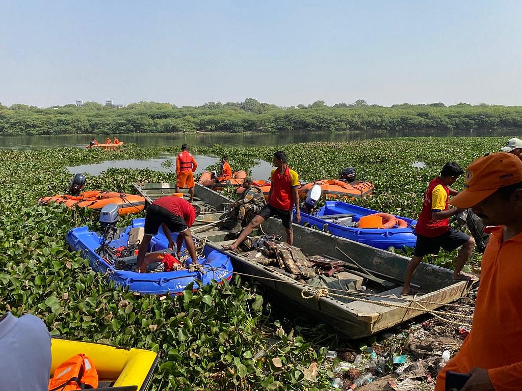 <div class="paragraphs"><p>Rescue operations underway.</p></div>
