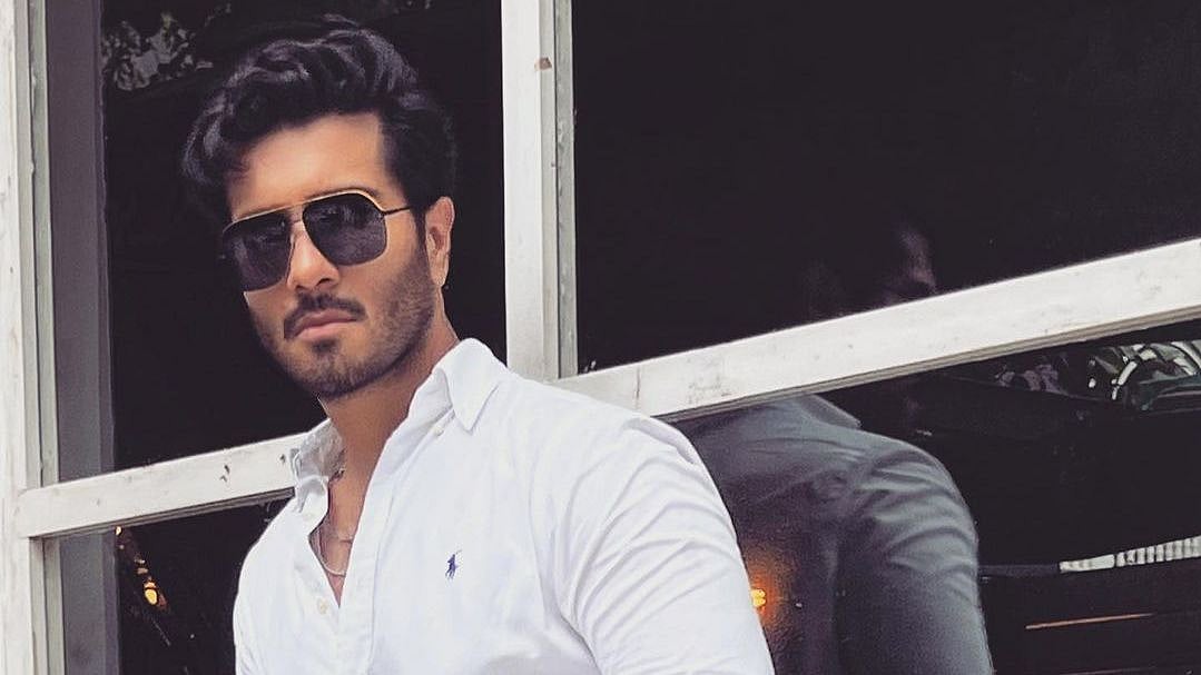 <div class="paragraphs"><p>Actor Feroze Khan has been accused of domestic violence.</p></div>