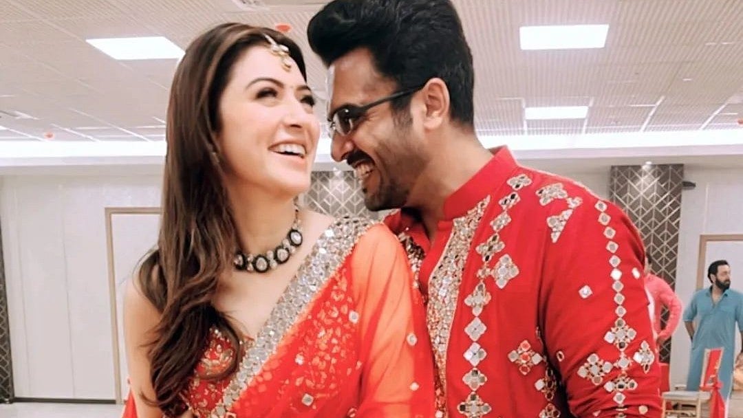 <div class="paragraphs"><p>Hansika Motwani with her fiance, Sohael Kathuria.</p></div>