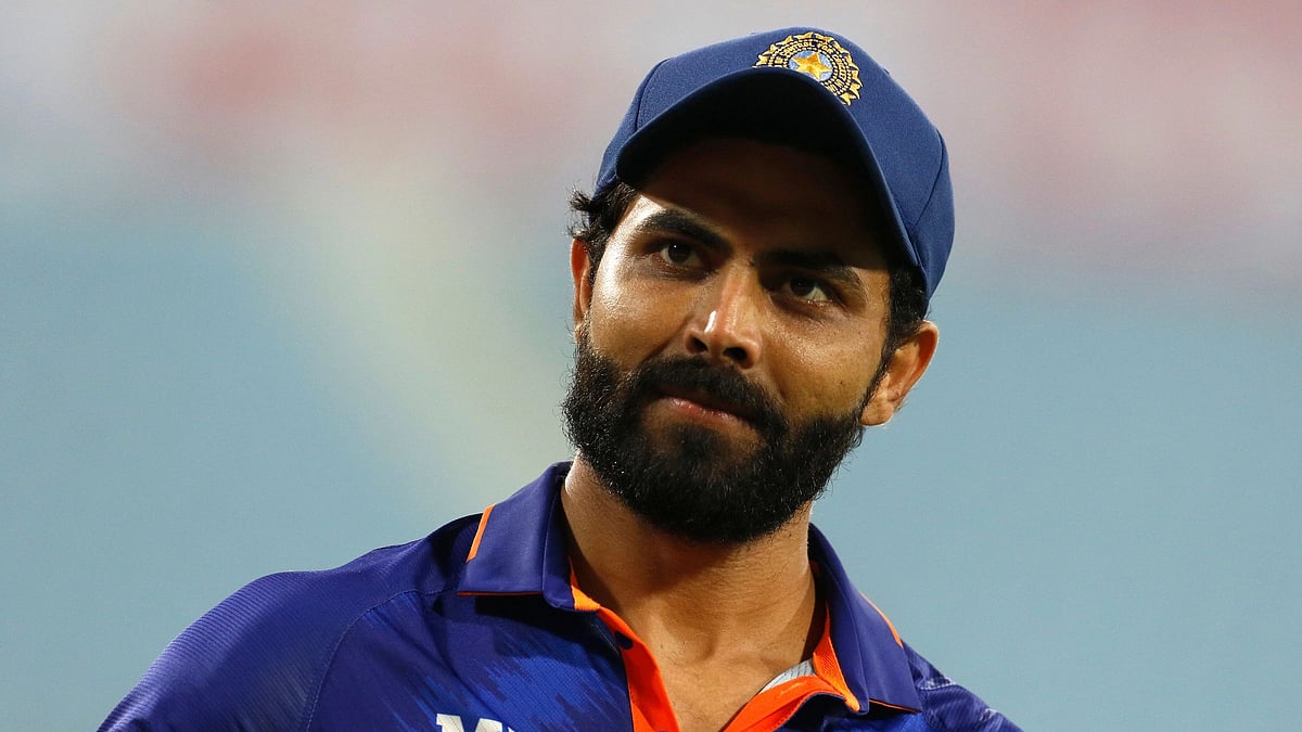 <div class="paragraphs"><p>Ravindra Jadeja gives a reply to Kapil Dev</p></div>