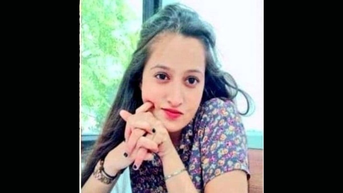 <div class="paragraphs"><p>The deceased has been identified as Aayushi Chaudhary, a resident of Badarpur.</p></div>