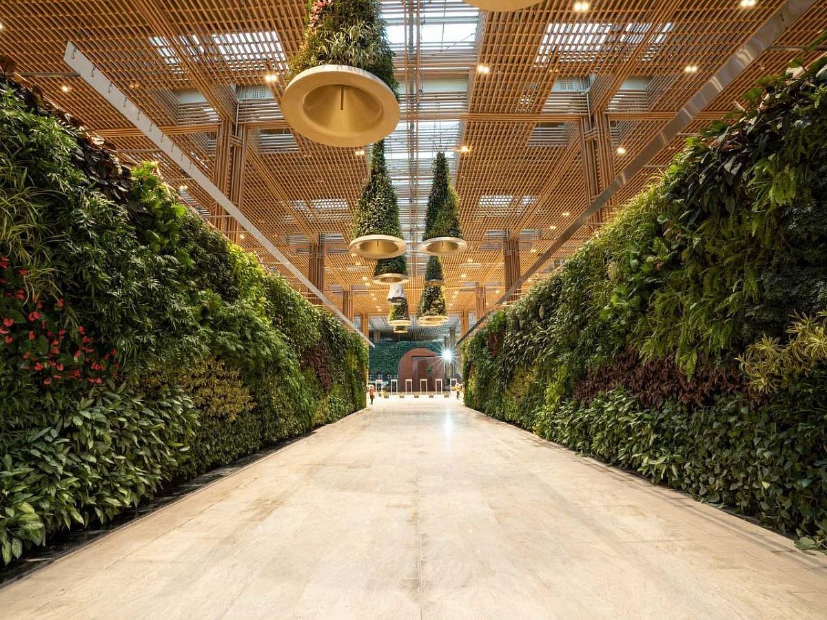 <div class="paragraphs"><p>Bengaluru: Terminal 2 of Kempegowda International Airport at Bengaluru, built at a cost of around Rs. 5000 crore</p></div>
