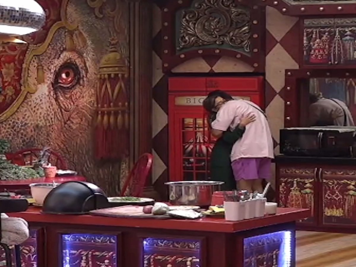 <div class="paragraphs"><p>Bigg Boss 16, 30 November, Episode 61 Full Written Update: Love Is in the Air - Shalin & Tina.</p></div>