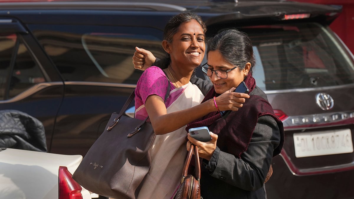 <div class="paragraphs"><p>Congress MPs Jothimani and Ranjeet Ranjan during the first day of the Winter Session of Parliament on 7 December in New Delhi</p></div>