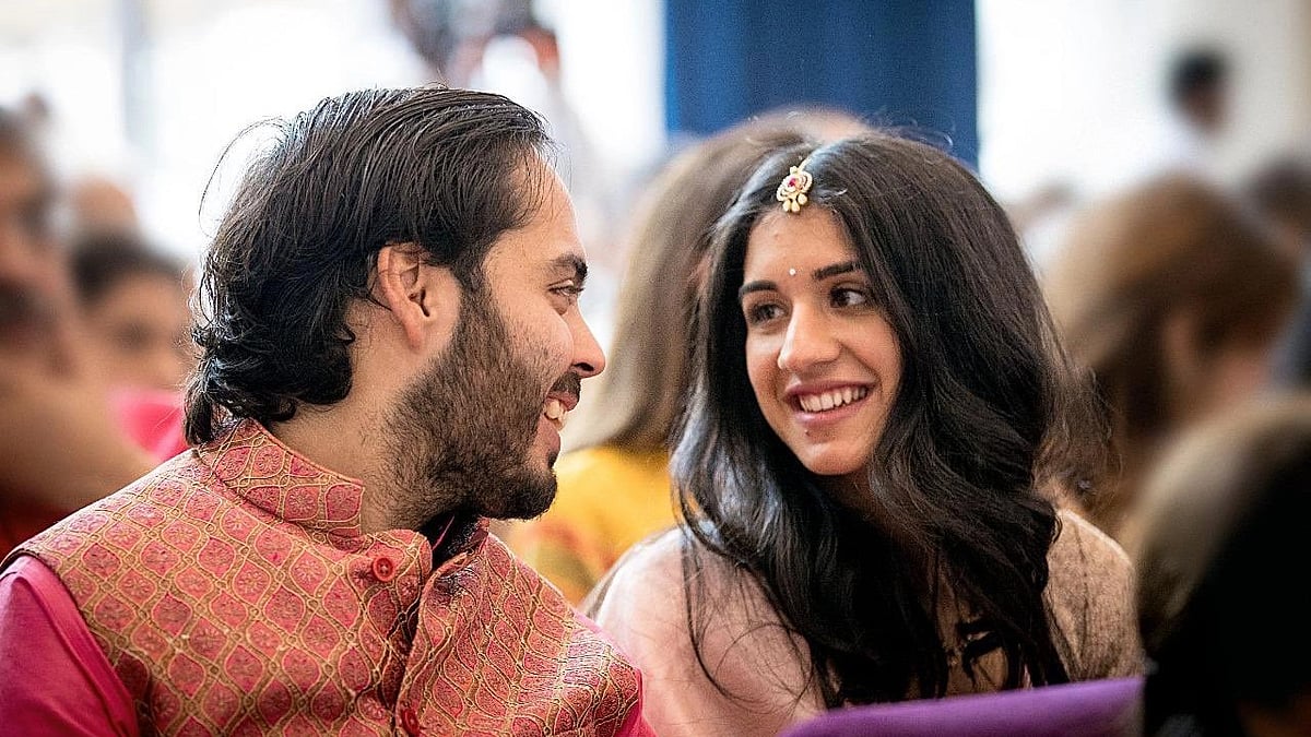 <div class="paragraphs"><p>Anant Ambani and Radhika Merchant get engaged.</p></div>