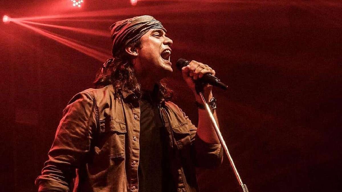 <div class="paragraphs"><p>Singer Jubin Nautiyal hospitalized after falling from stairs. </p></div>