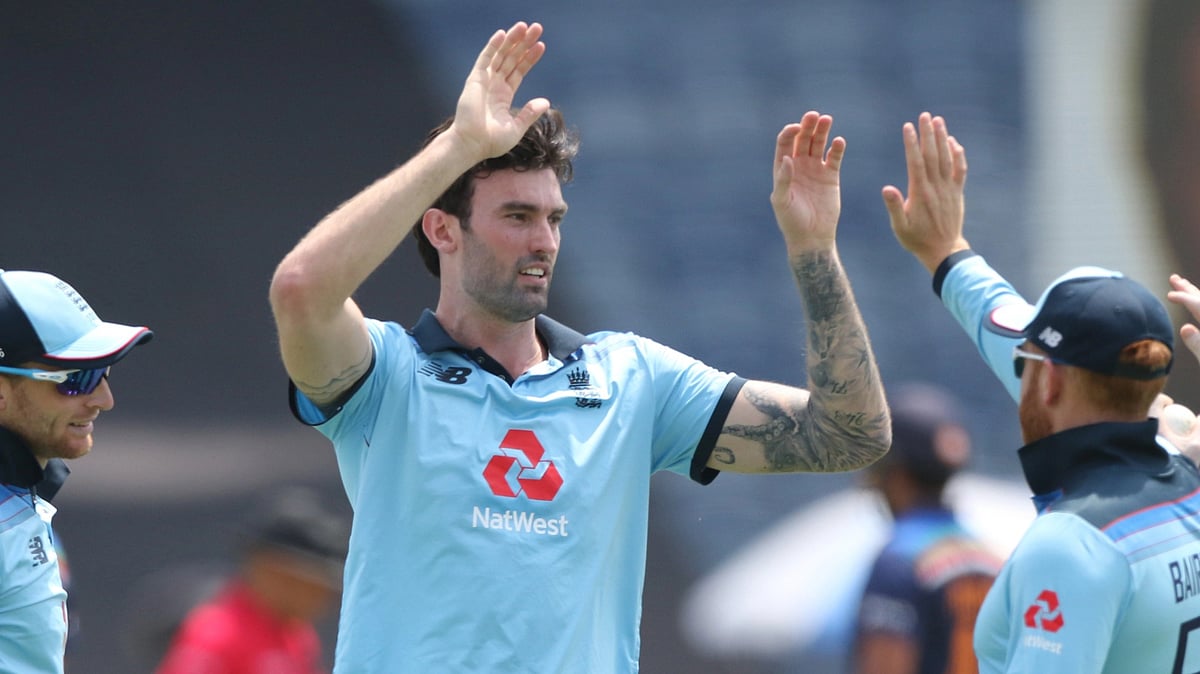 <div class="paragraphs"><p>Royal Challengers Bangalore have opened their account in the <a href="https://www.thequint.com/indian-premier-league-ipl/ipl-auction-2023-live-updates-sold-unsold-players-list-most-expensive-player-latest-news">2023 IPL auction</a>, bagging England's Reece Topley for Rs 1.90 crore.</p></div>