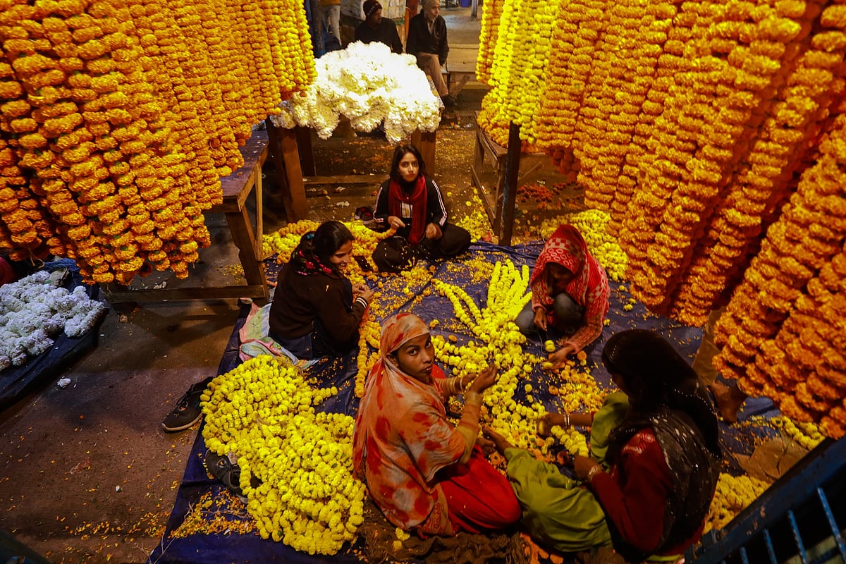 <div class="paragraphs"><p>The morning rush at the flower market in Delhi's Ghazipur.</p></div>