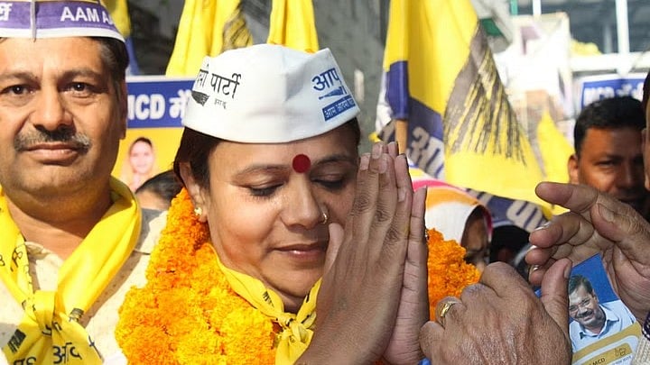 <div class="paragraphs"><p>Aam Aadmi Party candidate Bobi Kinnar, who identifies as a transgender, won the seat from Sultanpur Majra ward A in the Municipal Corporation of Delhi (<a href="https://www.thequint.com/topic/mcd-elections">MCD</a>) elections on Wednesday, 7 December. </p></div>