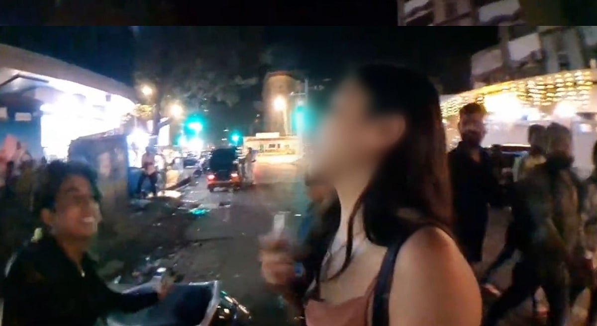 <div class="paragraphs"><p>A Korean woman was harassed on the streets of Mumbai's Khar by two men.</p></div>