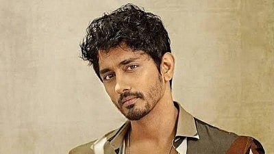<div class="paragraphs"><p>Actor Siddharth Alleges His Parents Were Harassed At Airport. </p></div>