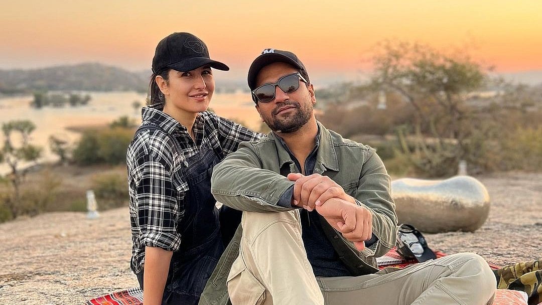 <div class="paragraphs"><p>Vicky and Katrina witness a scenic sunset in the wilderness.</p></div>
