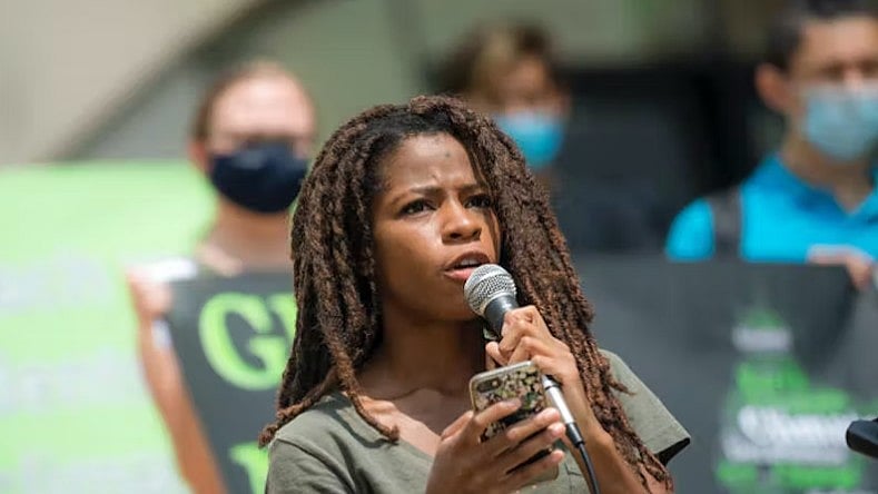 <div class="paragraphs"><p>Students rally for fossil fuel-free energy at the University of California, San Diego.</p></div>