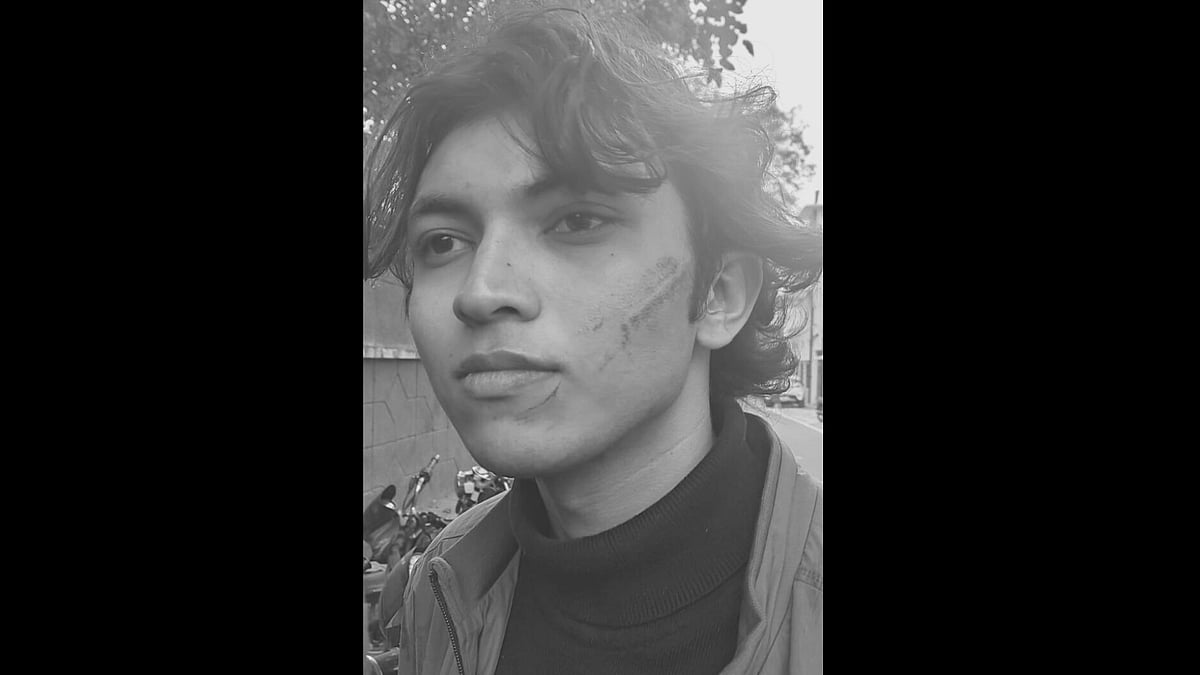 <div class="paragraphs"><p>A few Delhi University students were allegedly attacked by members of&nbsp;Akhil Bharatiya Vidyarthi Parishad (ABVP), while they were&nbsp;campaigning for the release of former DU professor GN Saibaba.</p></div>