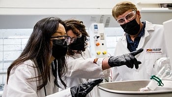<div class="paragraphs"><p>U.S. universities now have over 3,000 sustainability programs.</p></div>