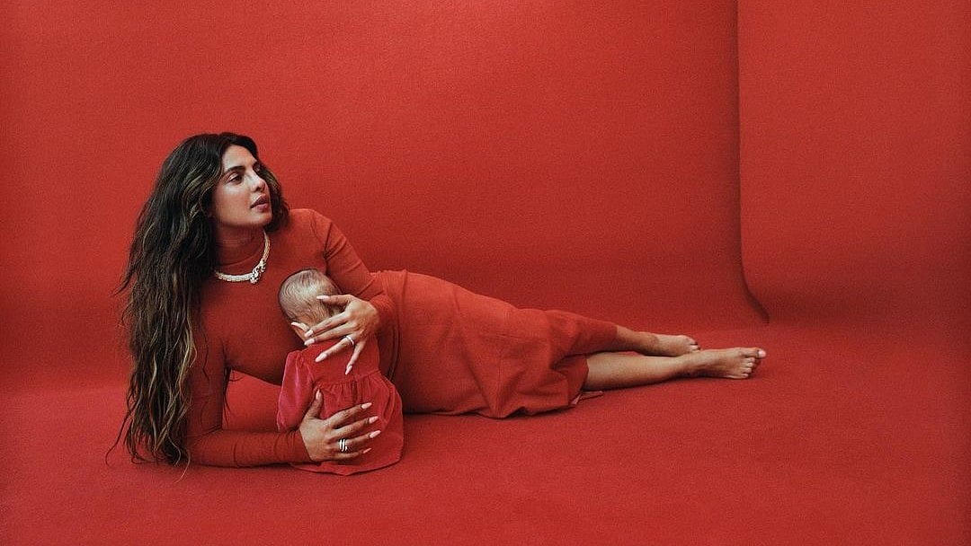 <div class="paragraphs"><p>Priyanka Chopra poses with daughter Malti Marie for a magazine shoot.</p></div>