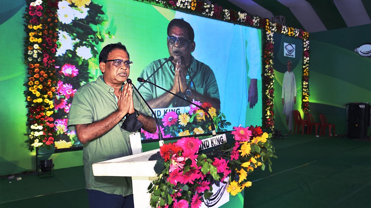 <div class="paragraphs"><p>Naba Kisore Das, who was a law graduate, entered politics from his college days.</p></div>
