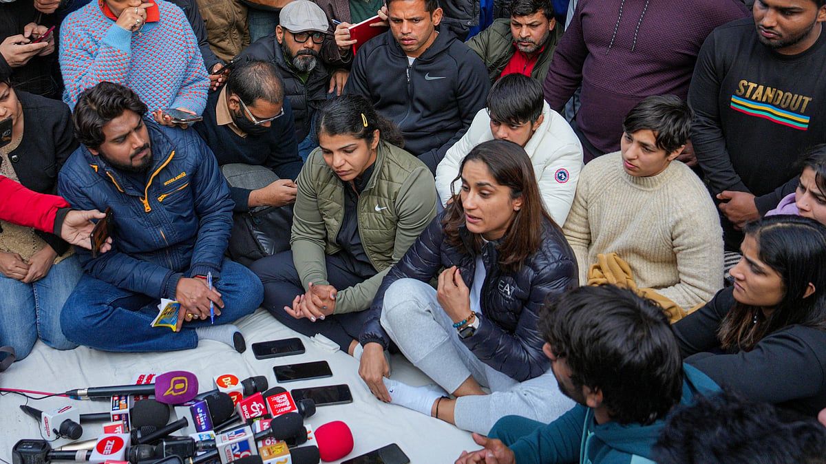 <div class="paragraphs"><p>Vinesh Phogat, Sakshi Malik, Bajrang Punia speak to the media and make allegations of sexual harassment against WFI chief&nbsp;Brij Bhushan Sharan Singh,</p></div>