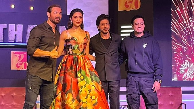 <div class="paragraphs"><p>Shah Rukh Khan thanks media for the smooth release of his film 'Pathaan.'</p></div>