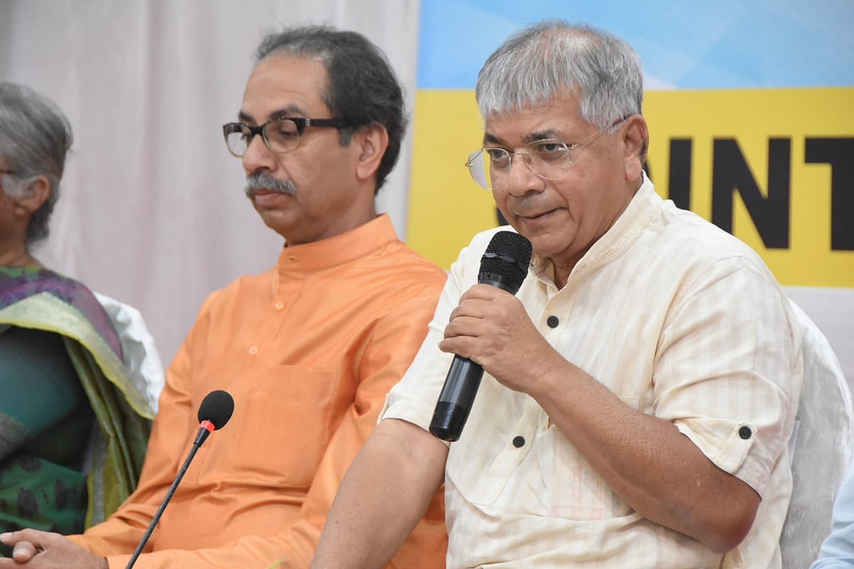 <div class="paragraphs"><p>Shiv Sena (UBT) chief Uddhav Thackeray and Vanchit Bahujan Aghadi president Prakash Ambedkar at a joint press conference in Mumbai on 23 January 2023.</p></div>