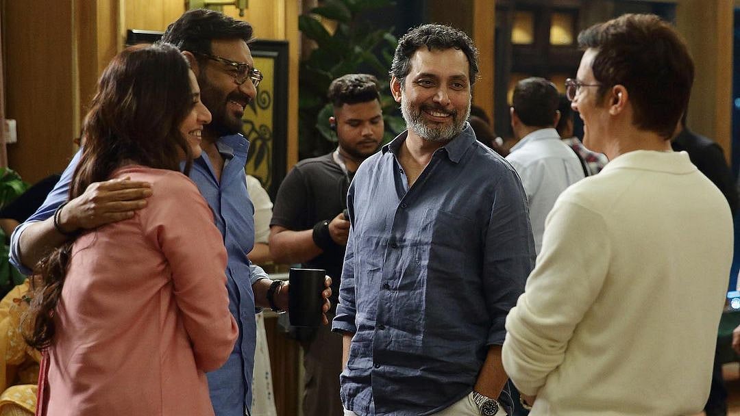 <div class="paragraphs"><p>Ajay Devgn, Tabu and Jimmy Shergill on the sets of <em>Auron Mein Kahan Dum Tha!</em></p></div>