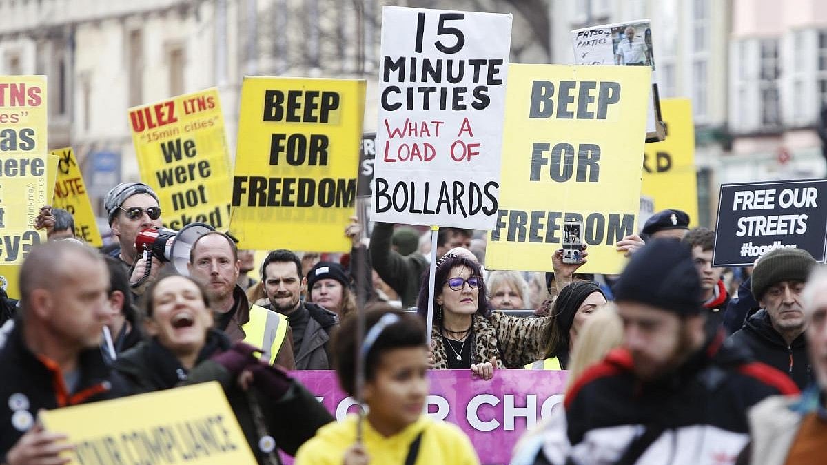 <div class="paragraphs"><p>A protest against the 15-minute city concept in Oxford, UK. </p></div>