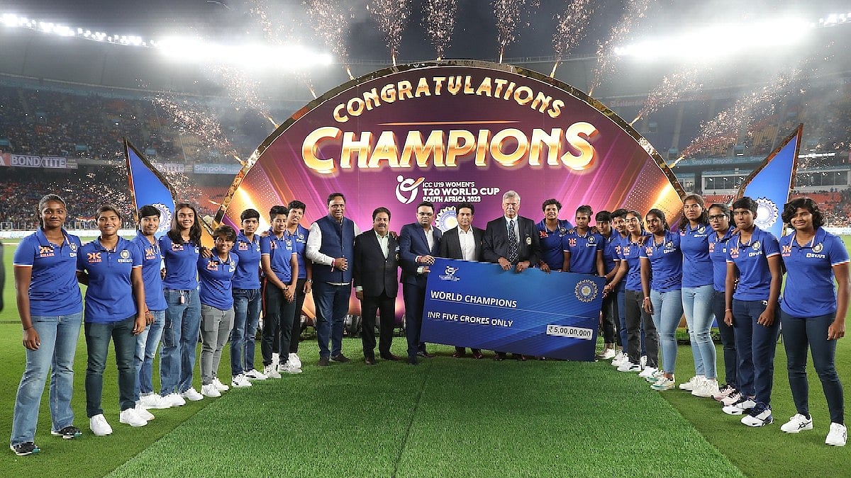 <div class="paragraphs"><p>Sachin Tendulkar and BCCI officials&nbsp;handing over the cheque to Shafali Verma, Captain of India's Under-19 World Cup winning teams,  during the 3rd T20I between India and New Zealand held at the Narendra Modi Stadium, Ahmedabad, Gujarat on the 1 February 2023.</p></div>
