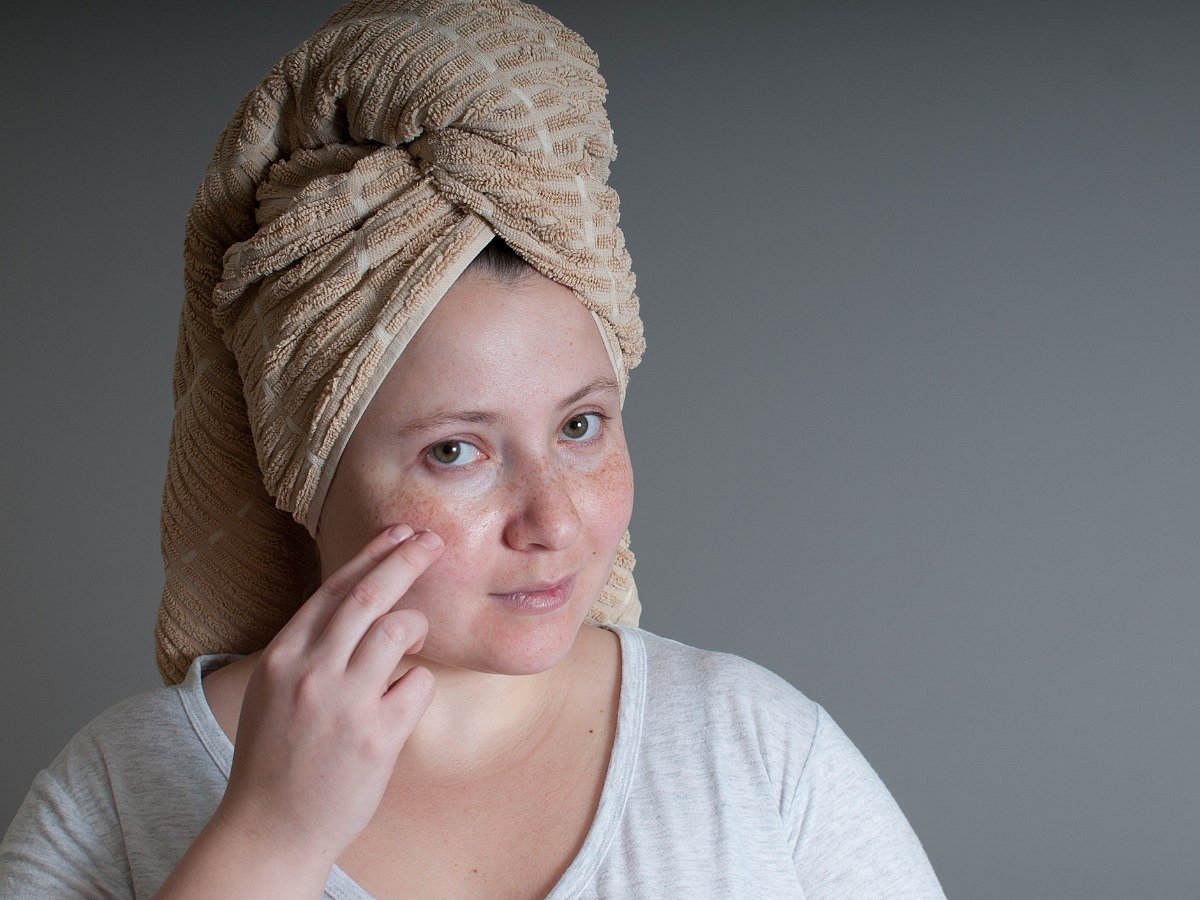 <div class="paragraphs"><p>Know the difference between fungal acne vs hormonal acne</p></div>