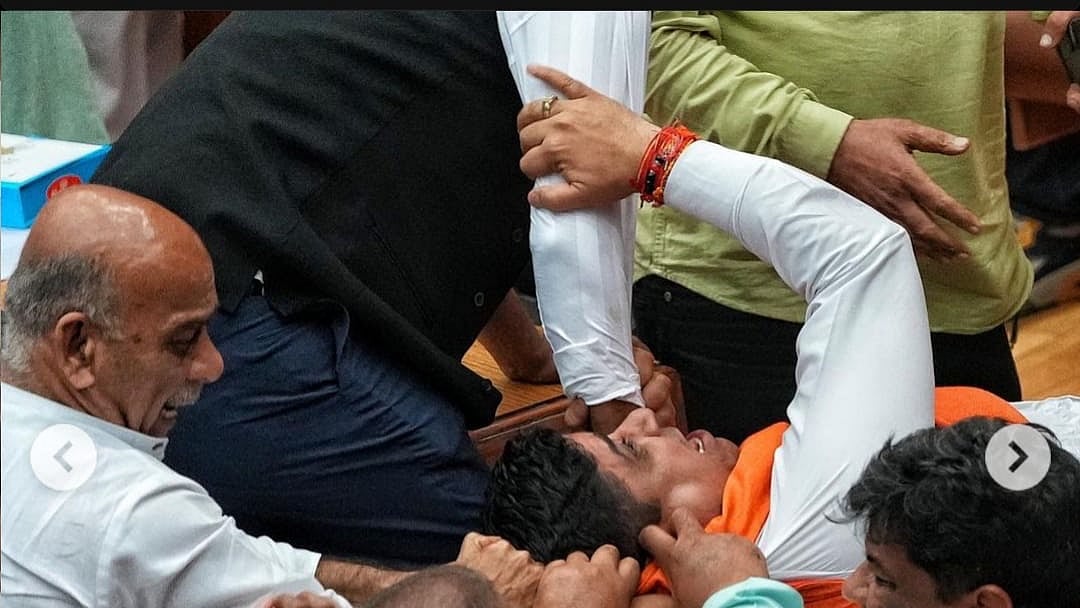 <div class="paragraphs"><p>Delhi Mayor Alleges 'Life-Threatening' Attack: What Led To Chaos in MCD House?</p></div>