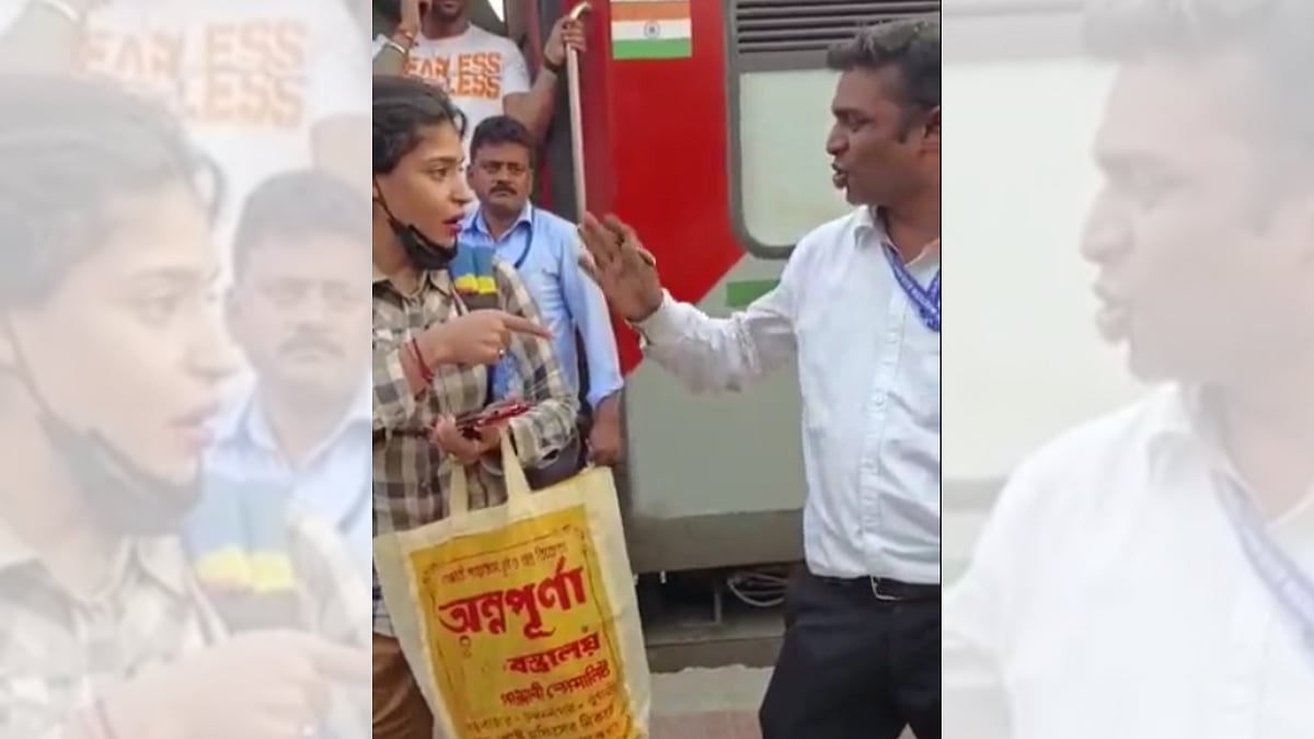 <div class="paragraphs"><p>The passenger had got off the Howrah-SMVT Bengaluru Humsafar Express at KR Puram Station and was allegedly approached by the TTE.</p></div>