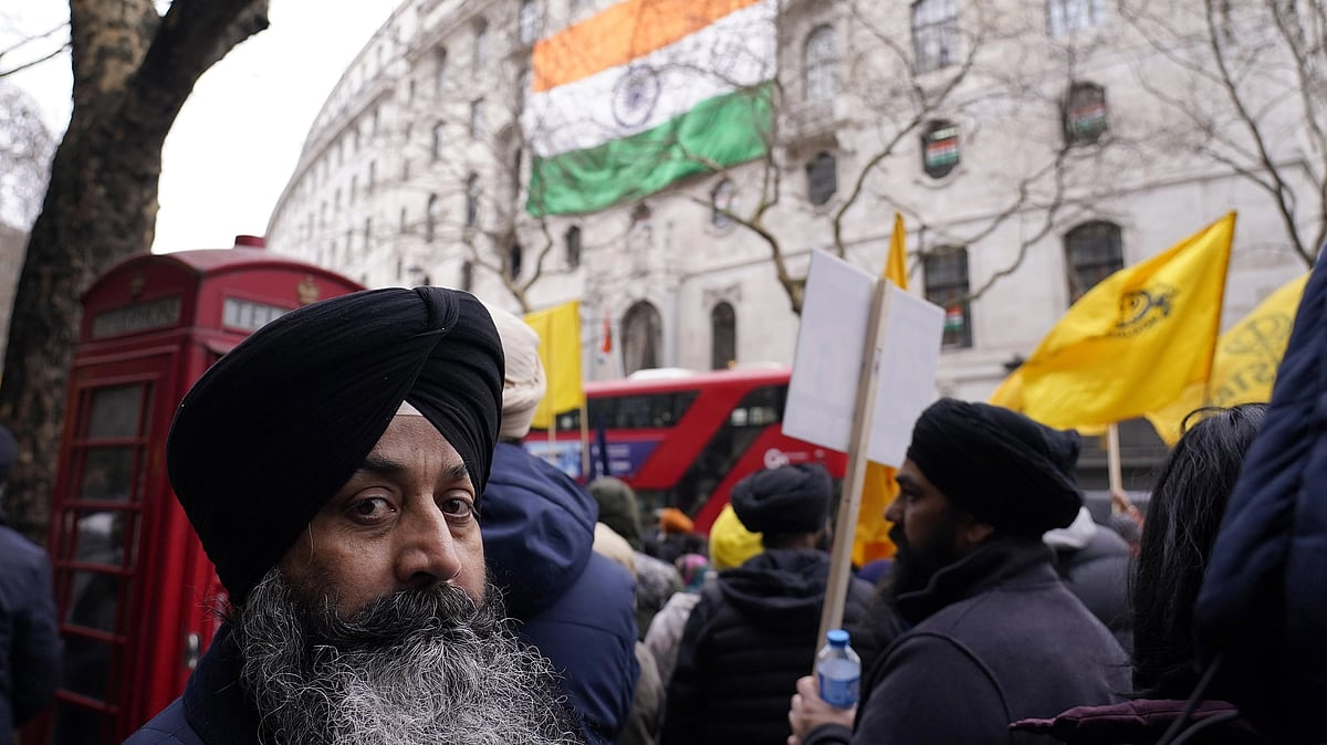 <div class="paragraphs"><p>Pro-Khalistan protesters in front of the Indian High Commission building in London on Wednesday, 22 March. </p></div>