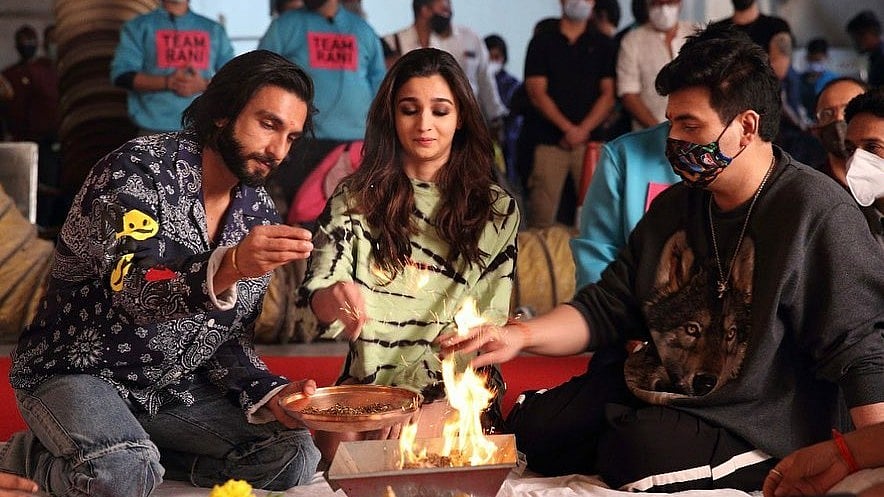 <div class="paragraphs"><p>It's a Wrap For Alia Bhatt-Ranveer Singh's 'Rocky Aur Rani Ki Prem Kahani'</p></div>