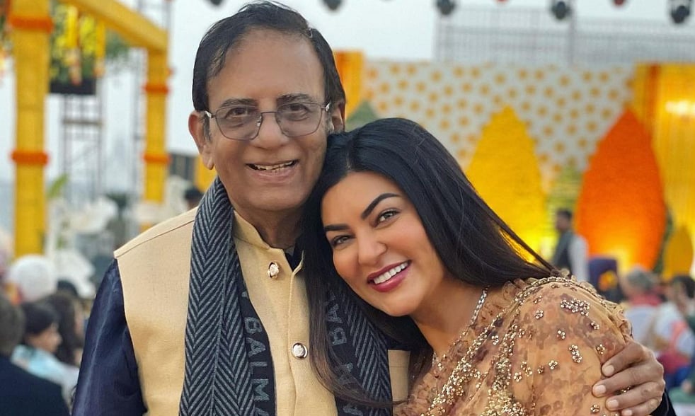 <div class="paragraphs"><p>Sushmita Sen Reveals She Suffered A Heart Attack</p></div>