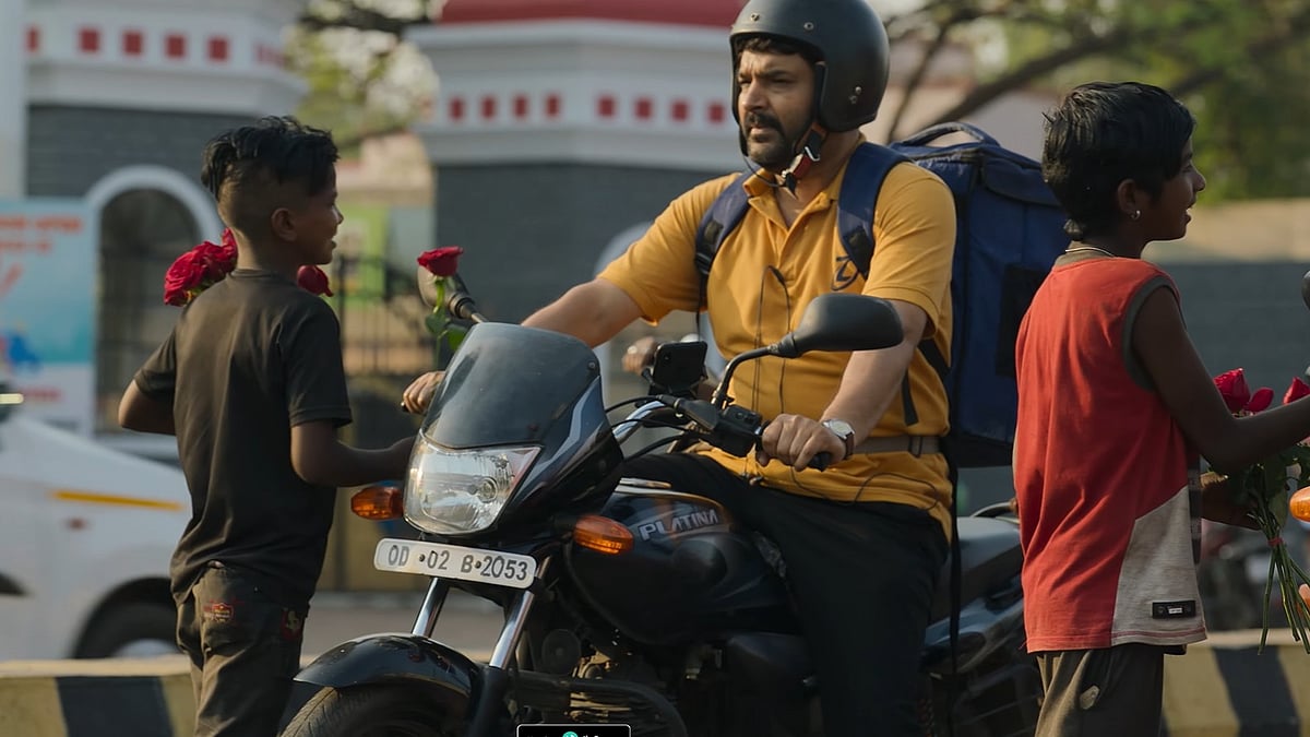 <div class="paragraphs"><p>Kapil Sharma in a still from<em> Zwigato.</em></p></div>