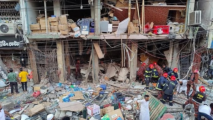 <div class="paragraphs"><p>Five firefighting units reached the sport after the blast, which is said to have occurred around 4:50 pm local time in Dhaka's Gulistan area.</p></div>