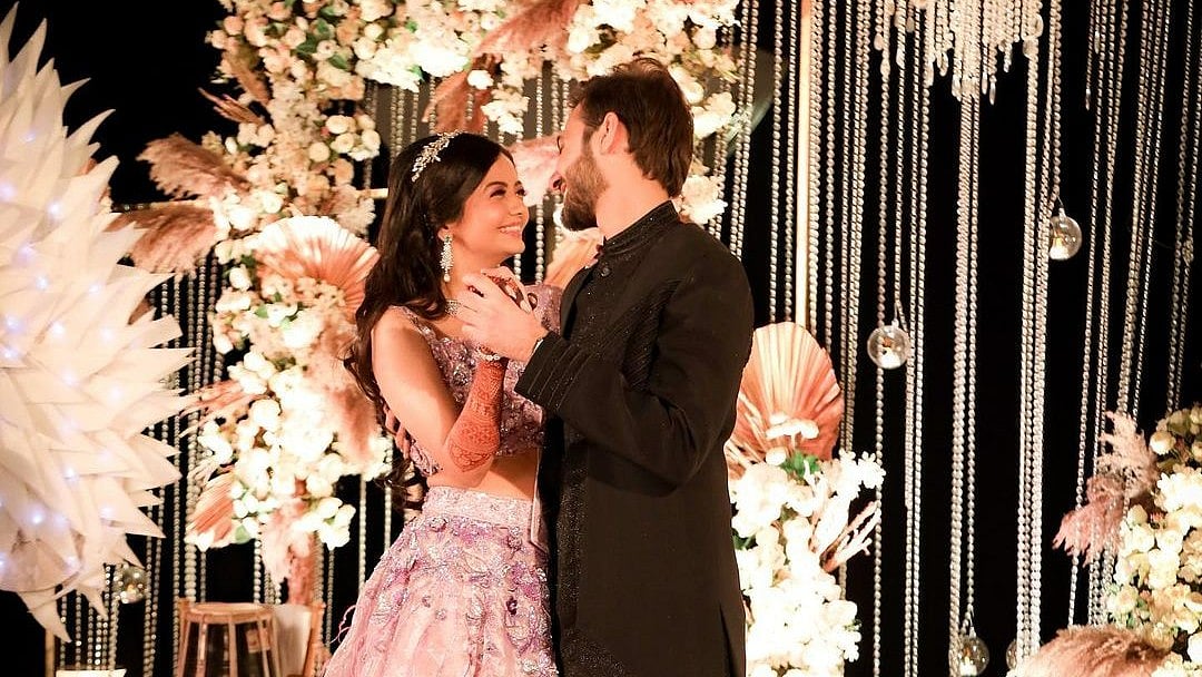 <div class="paragraphs"><p>In Pics: At Amitabh Bachchan's Cheeni Kum Co-star Swini Khera Gets Engaged</p></div>