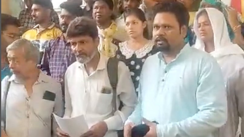<div class="paragraphs"><p>The police have not filed an FIR based on a complaint by the parents of Darshan Solanki.</p></div>