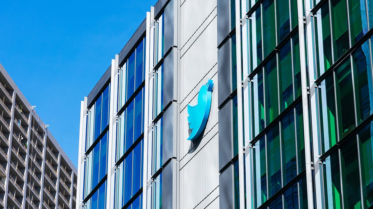 <div class="paragraphs"><p>Twitter is being taken to court by its former executives for not footing their legal bills.</p></div>