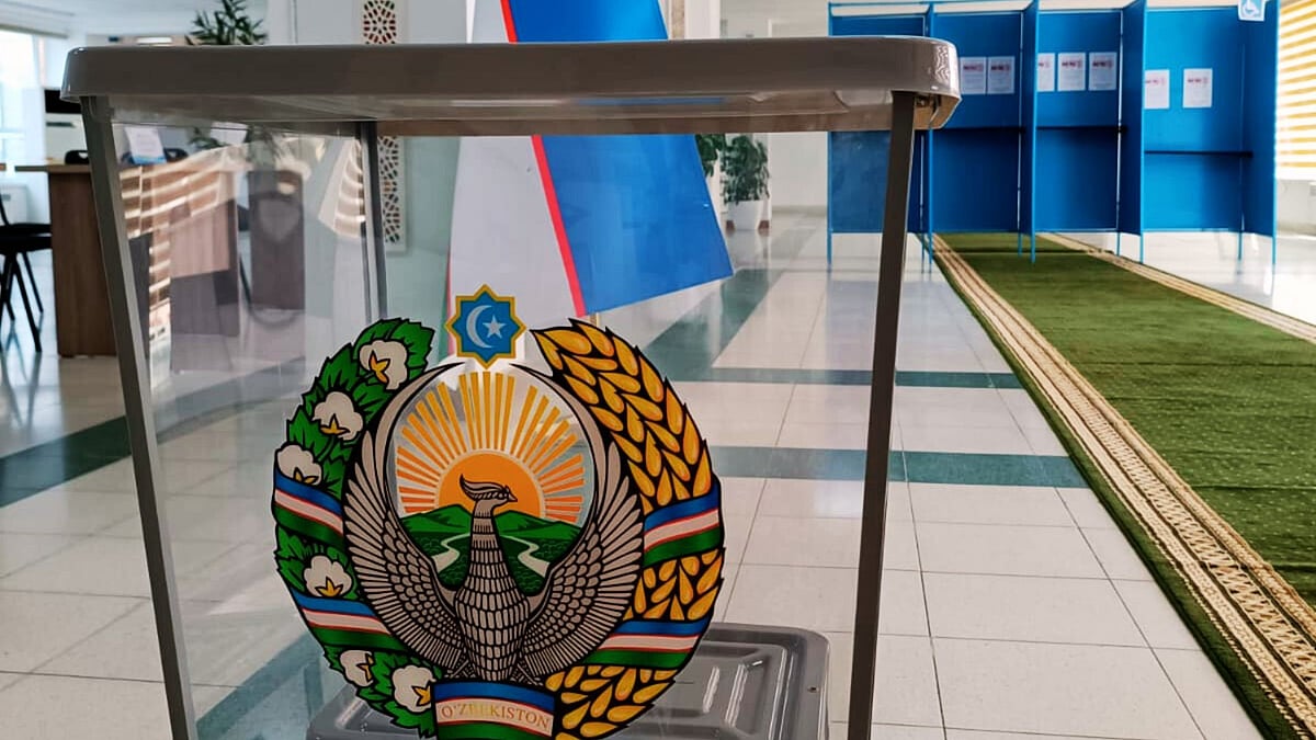 <div class="paragraphs"><p>A polling booth in Bukhara. </p></div>