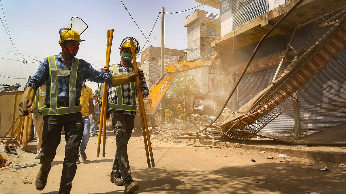 <div class="paragraphs"><p>Image used for representation only. A bulldozer being used to demolish structures during the razing drive by the NDMC, PWD, local bodies and the police, in Jahangirpuri area, in New Delhi, on Wednesday, 20 April.</p></div>
